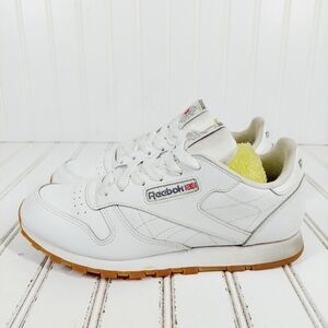 Reebok Classic White Casual Shoes Athleisure Sneakers Gum Sole